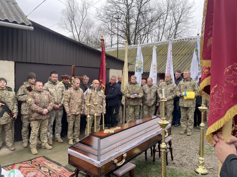 На Тернопільщині поховали Героя Володимира Поневаша