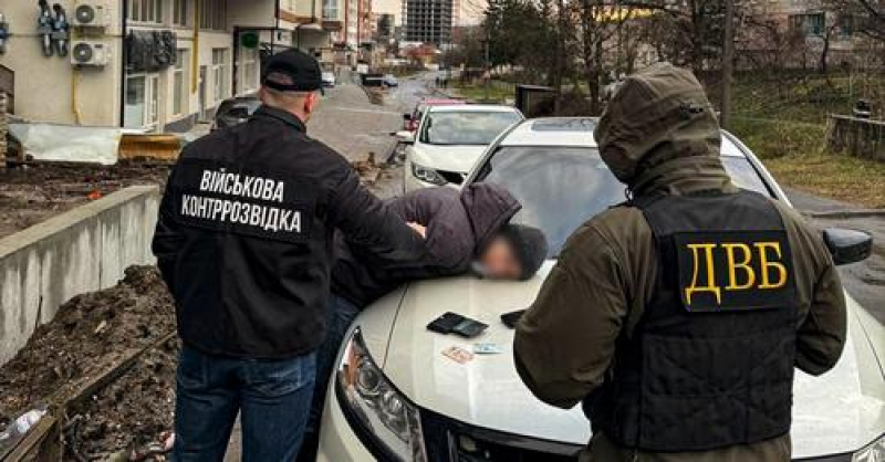 Брав хабарі товаром: Нацполіція викрила працівника тернопільського ТЦК