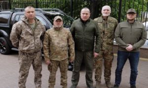 Бійці 101 бригади ТрО отримали позашляховик від «Української команди»