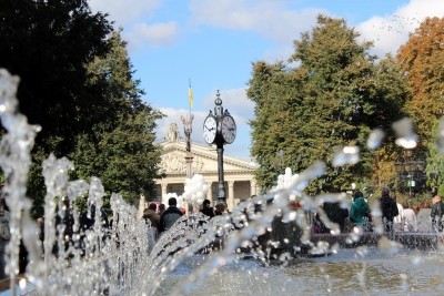 Тристоронній годинник на бульварі Шевченка у Тернополі не працює через борги КП &quot;Тернопільводоканал&quot;?