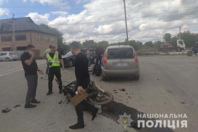 ДТП на Тернопільщині: іномарка протаранила мотоцикл