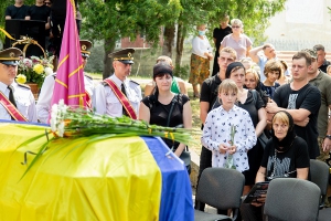 Тернопільщина попрощалась із військовим Володимиром Яськівим, життя якого обірвала куля снайпера