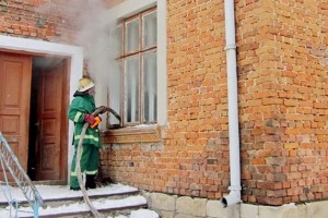 На Тернопільщині в будинку ледь не згоріло двоє людей