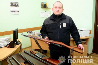 Мешканці Тернопільщини здали до поліції майже 200 одиниць зброї