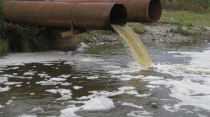 На Тернопільщині штрафують за скиди стічних вод та сміття у Дністер