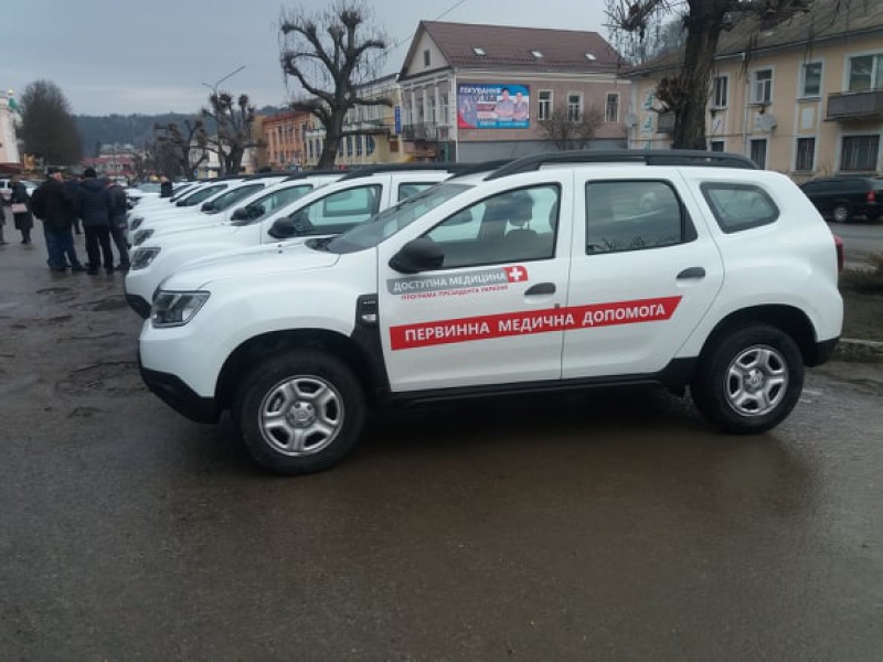 Сільські амбулаторії Тернопільщини отримали ще 23 автомобілі «Renault Duster»