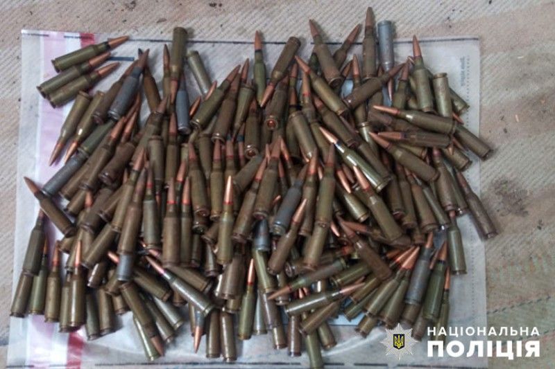 Жителя Кременеччини поліцейські підозрюють у незаконному зберіганні боєприпасів