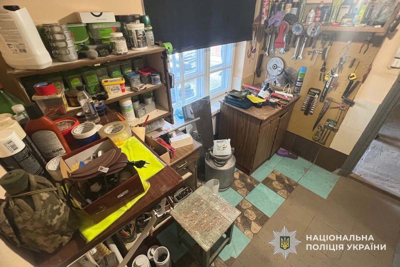У жителя Тернопільщини виявили цілий арсенал вибухівки