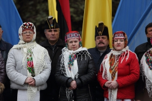 Квітами та віршами тернополяни вшанували пам’ять Кобзаря (фоторепортаж)