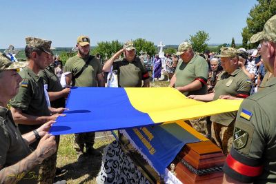 На Тернопільщині поховали Леоніда Павлюка, який загинув на війні