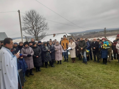 На Бережанщині відкрили меморіальну дошку в пам&#039;ять про Василя Недільського, який загинув у Часовому Яру