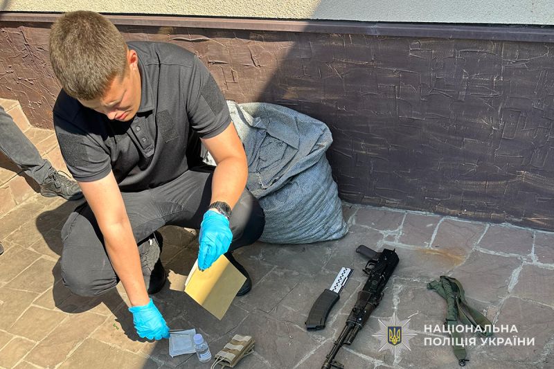 На Тернопільщині викрили осіб, які незаконно зберігали зброю та боєприпаси