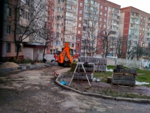 У Тернополі тривають капремонти дворів (фото)