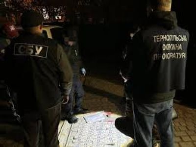 Двоє тернополян за 13 тис доларів США переправляли через кордон військовозобов’язаних