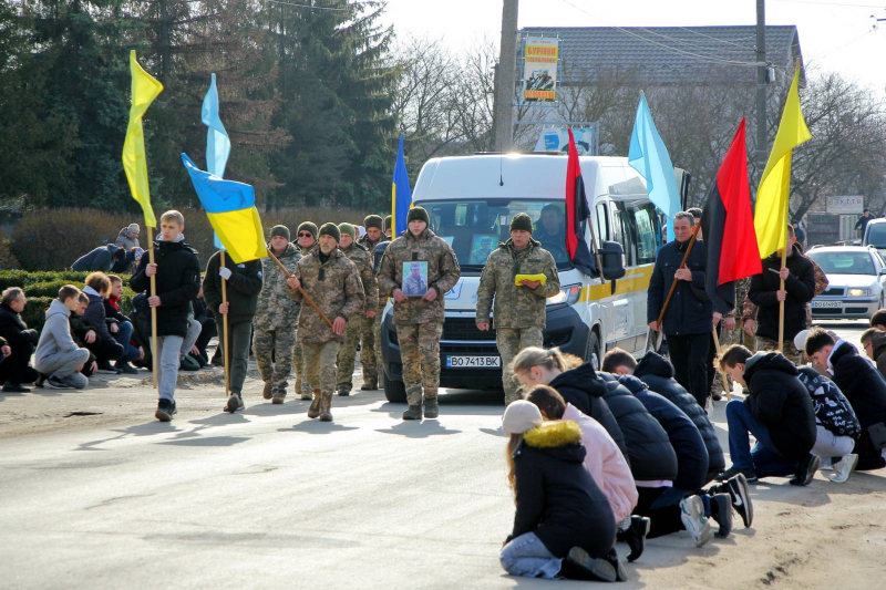 Громада Тернопільщини попрощалася з полеглим захисником Миколою Урбанським