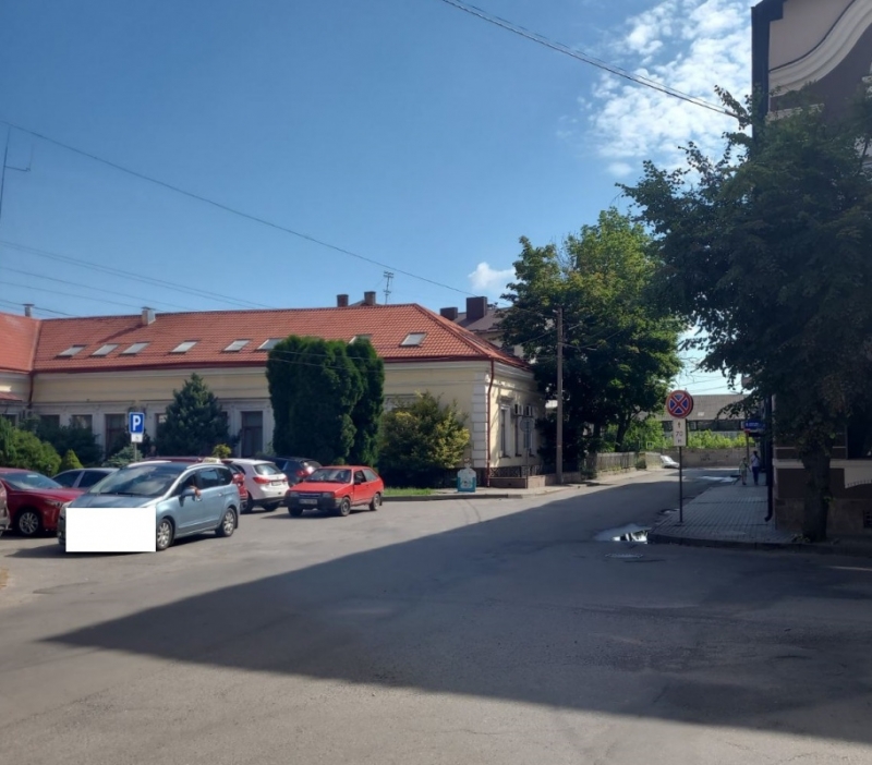У Тернополі на порушників правил паркування винесли 9 133 адміністративних постанови