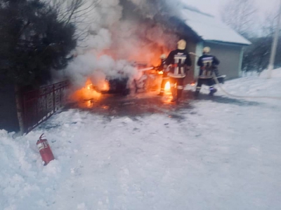 У пожежах на Тернопільщині згоріли два автомобілі