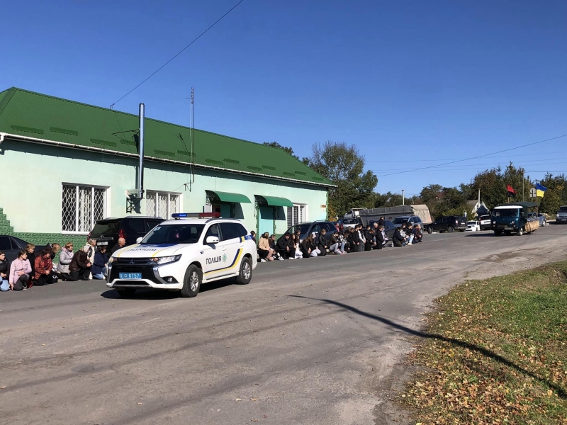У громаді на Тернопільщині живим коридором зустріли полеглого захисника