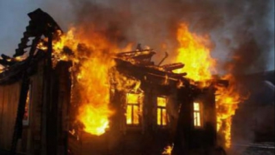 Вночі на Тернопільщині майже дотла згорів будинок