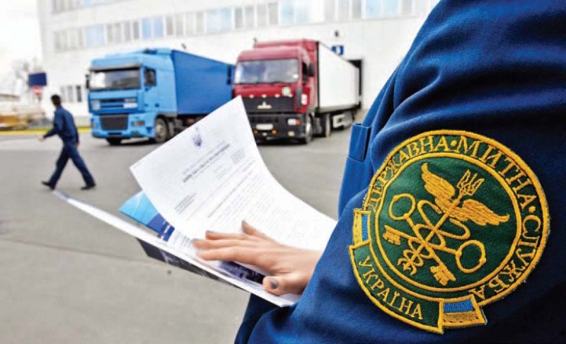 Митники Тернопільщини оформили понад 335,5 тисяч тон вантажів
