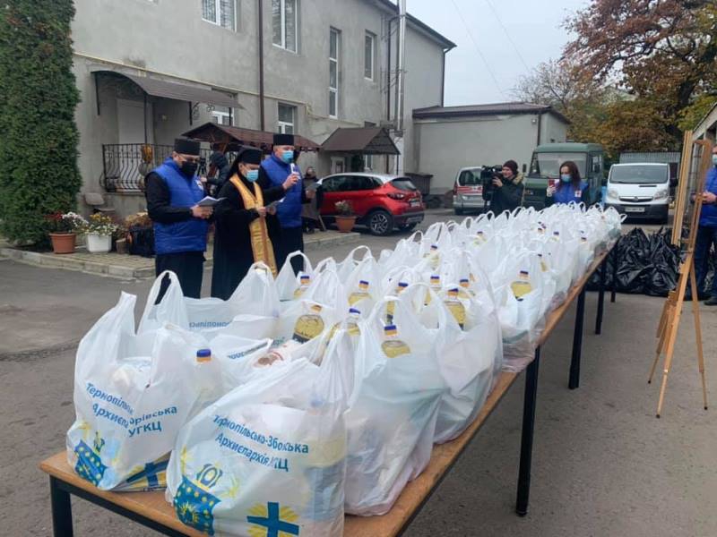 У Тернополі триває благодійна акція «Нагодуй голодного»