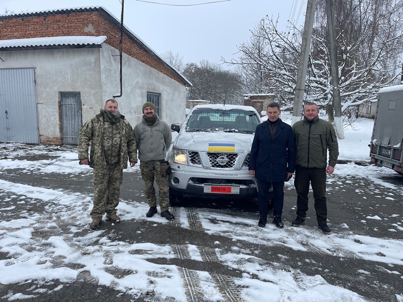 Ще один автомобіль відправив на фронт парламентарій з Тернопільщини Микола Люшняк (відео) 