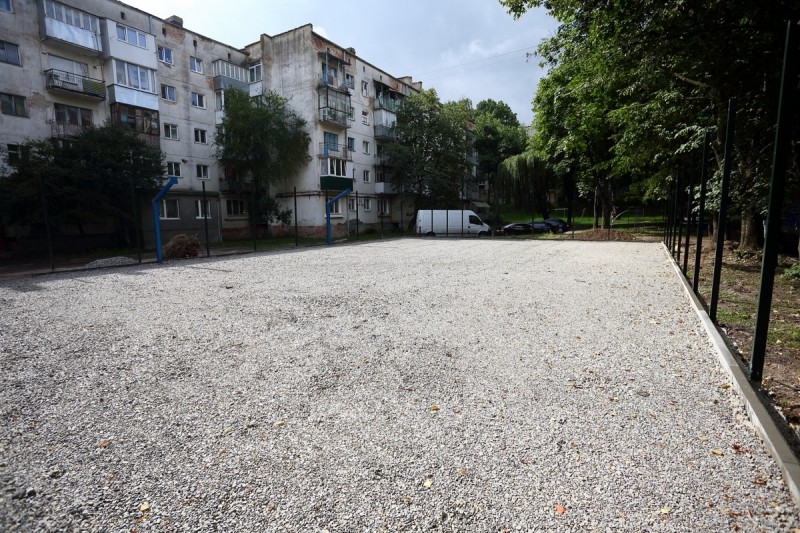 Універсальний спортивний майданчик незабаром відкриють у Тернополі