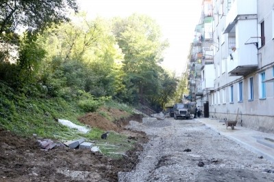 У Тернополі на Макаренка триває капітальний ремонт двору