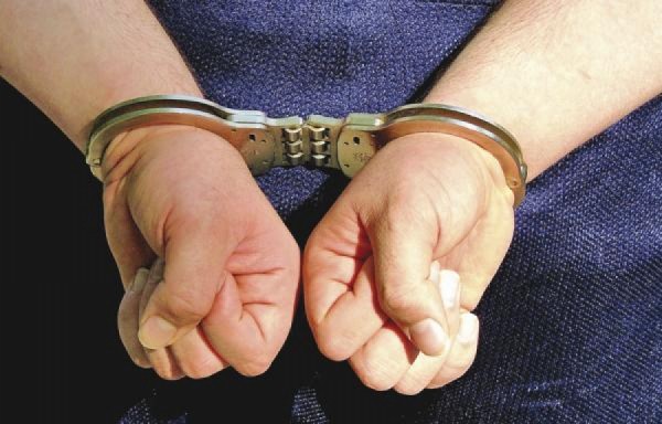 Двоє тернополян погрожували неповнолітньому: силоміць затягли у таксі та вимагали 500 доларів