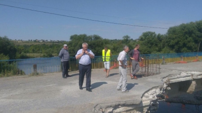 Пообіцяв - зробив! Володимир Іванишин домігся відновлення ремонту мосту у Лисівцях