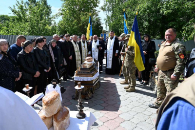 Лановецька громада попрощалася із захисником Русланом Жаловським