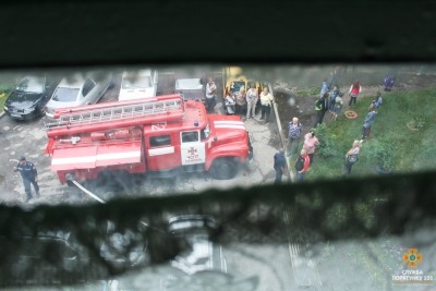 Через пожежу у багатоквартирному будинку Тернополя рятувальники евакуювали людей