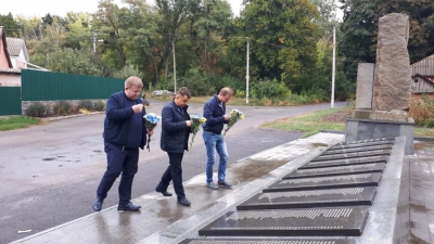 Делегація з Тернопільщини вшанувала жертв Чортківської тюрми в Умані