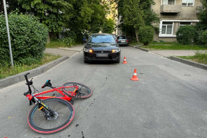 У Тернополі іномарка збила 23-річного велосипедиста