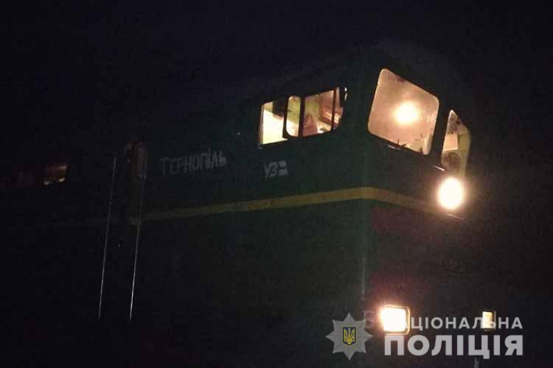 Чоловік, якого у Тернополі травмував тепловоз, помер у лікарні