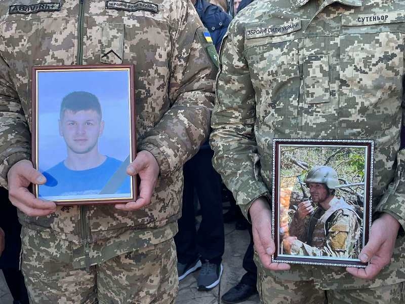 На Тернопільщині попрощалися із 23-річним захисником Анатолієм Карпом