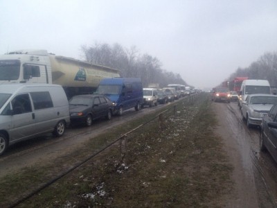 Мешканці трьох сіл перекрили дорогу, бо влада їх не чує