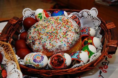 У Тернополі продовжують збір продуктів для «Великоднього кошика на передову»