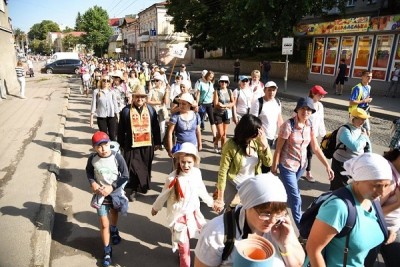 Кілька тисяч прочан вирушили з Тернополя на пішу прощу до Зарваниці
