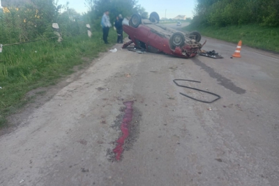 ДТП на Тернопільщині: автомобіль врізався в тросову огорожу та перекинувся