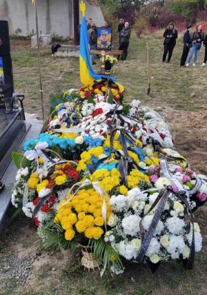 «Надзвичайно світла і добра людина»: Підволочиська громада попрощалася з воїном Михайлом Кирилівим