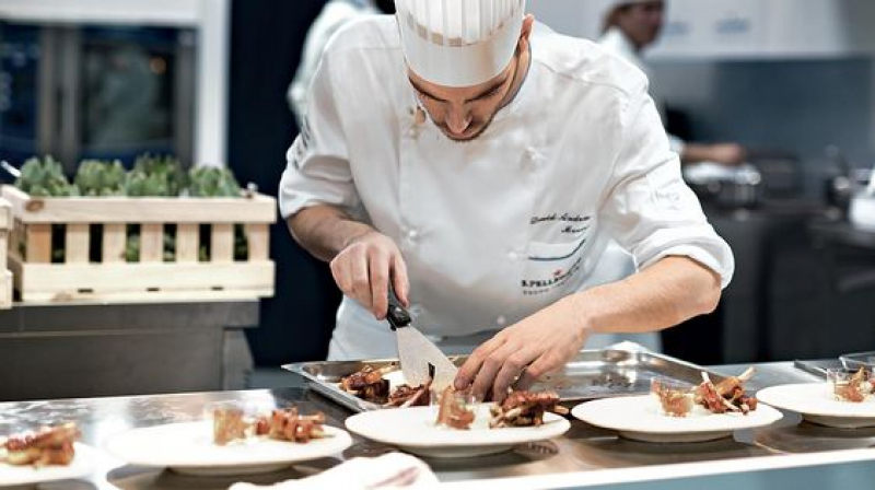 У квітневому топі вакансій на Тернопільщині - водій, продавець, кухар, швачка, медсестра, лікар