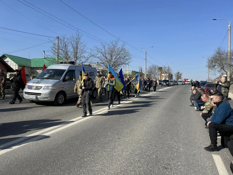 У Великій Березовиці зустріли Героя Василя Фіалку, який віддав життя за Україну (фото)