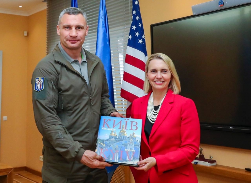 Віталій Кличко зустрівся з послом США: Необхідно посилювати тиск на агресора та санкції