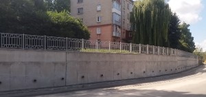 У Тернополі завершили капремонт підпірної стіни на вулиці Миру