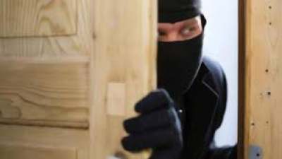 Зловмисника, який обікрав приватний будинок неподалік Тернополя, розшукали