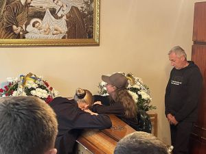 «На щиті» до рідного дому повернувся Герой Назар Франків з Тернопільщини