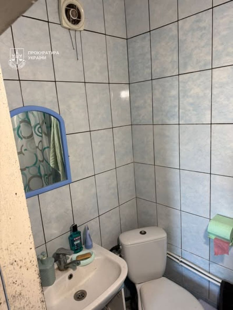 Житель Тернопільщини знімав сусідку в душі на камеру, встановлену у вентиляційній шахті