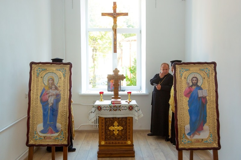 У тернопільській лікарні швидкої допомоги відкрили капличку (фото)