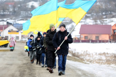 Жителі Гусятинщини та Чемеровеччини на річці Збруч вшанували 100-річчя Акту Злуки (фоторепортаж)